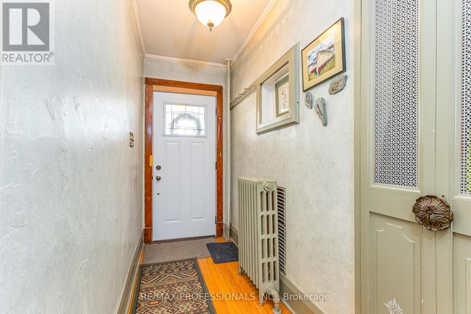 9 Orley Avenue, Toronto, Ontario  M4C 2B8 - Photo 43 - E12996360