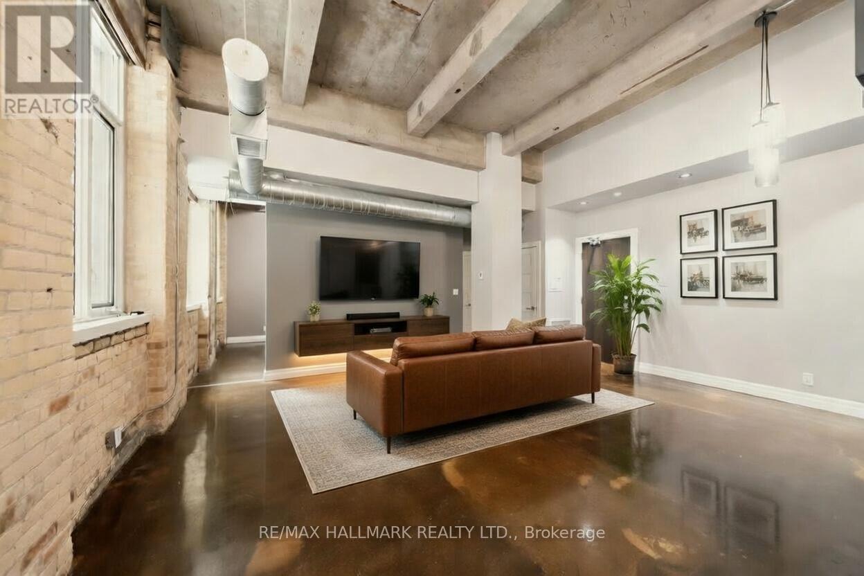 120 - 201 CARLAW AVENUE, Toronto, Ontario