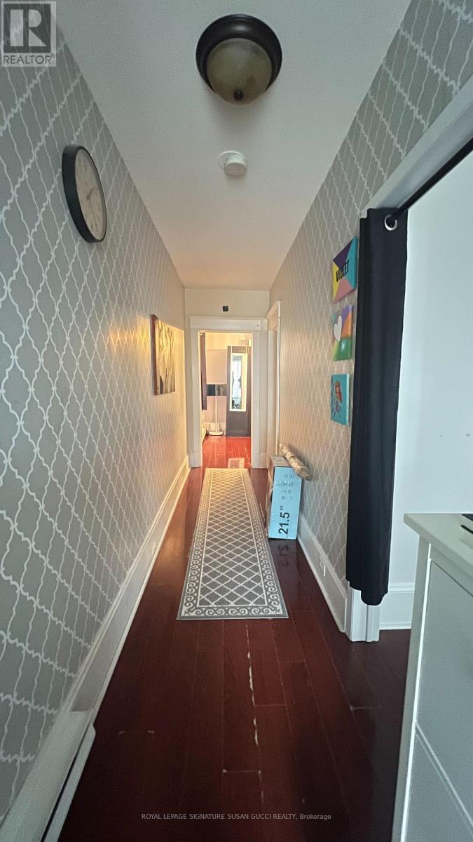 840 Sammon Avenue, Toronto, Ontario  M4C 2E8 - Photo 3 - E12996448