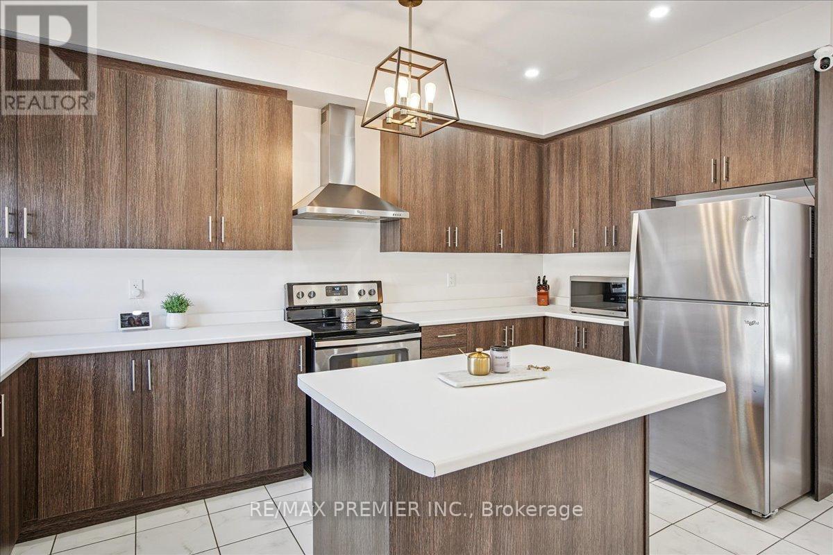 149 Taucar Gate, Bradford West Gwillimbury, Ontario  L3Z 0V7 - Photo 11 - N12996330