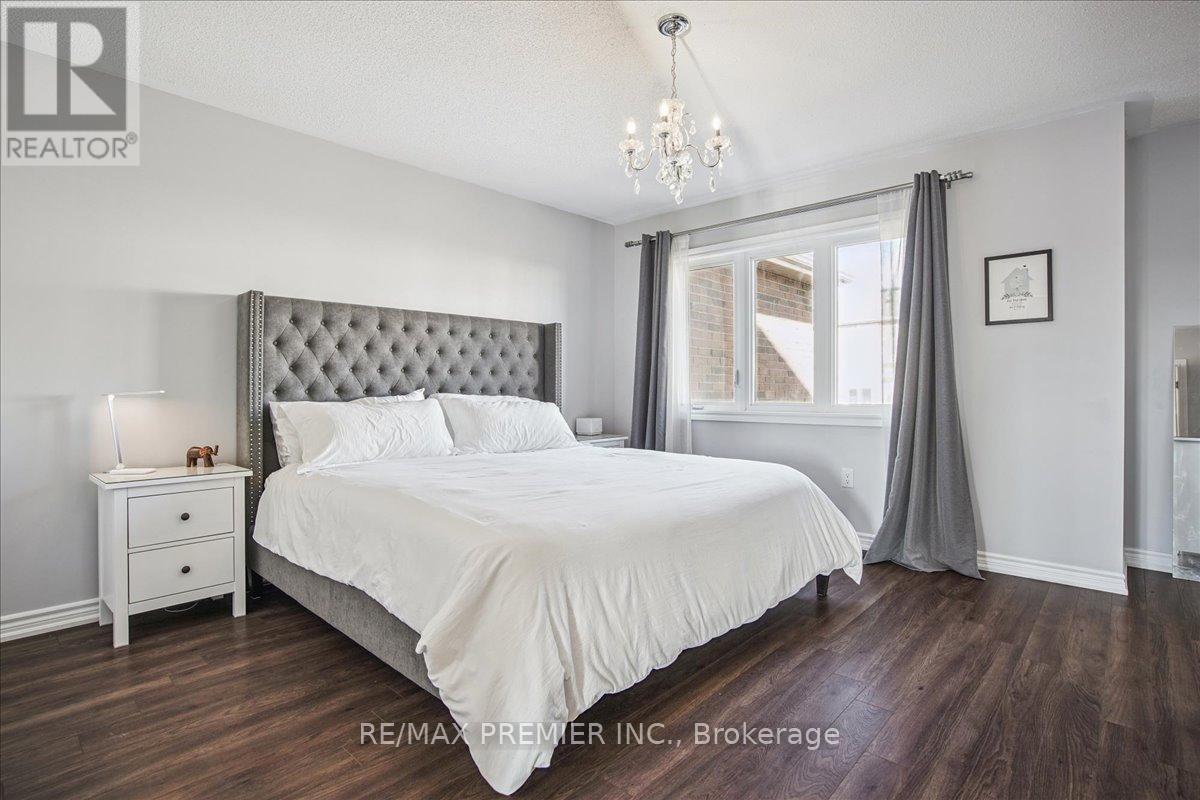 149 Taucar Gate, Bradford West Gwillimbury, Ontario  L3Z 0V7 - Photo 15 - N12996330