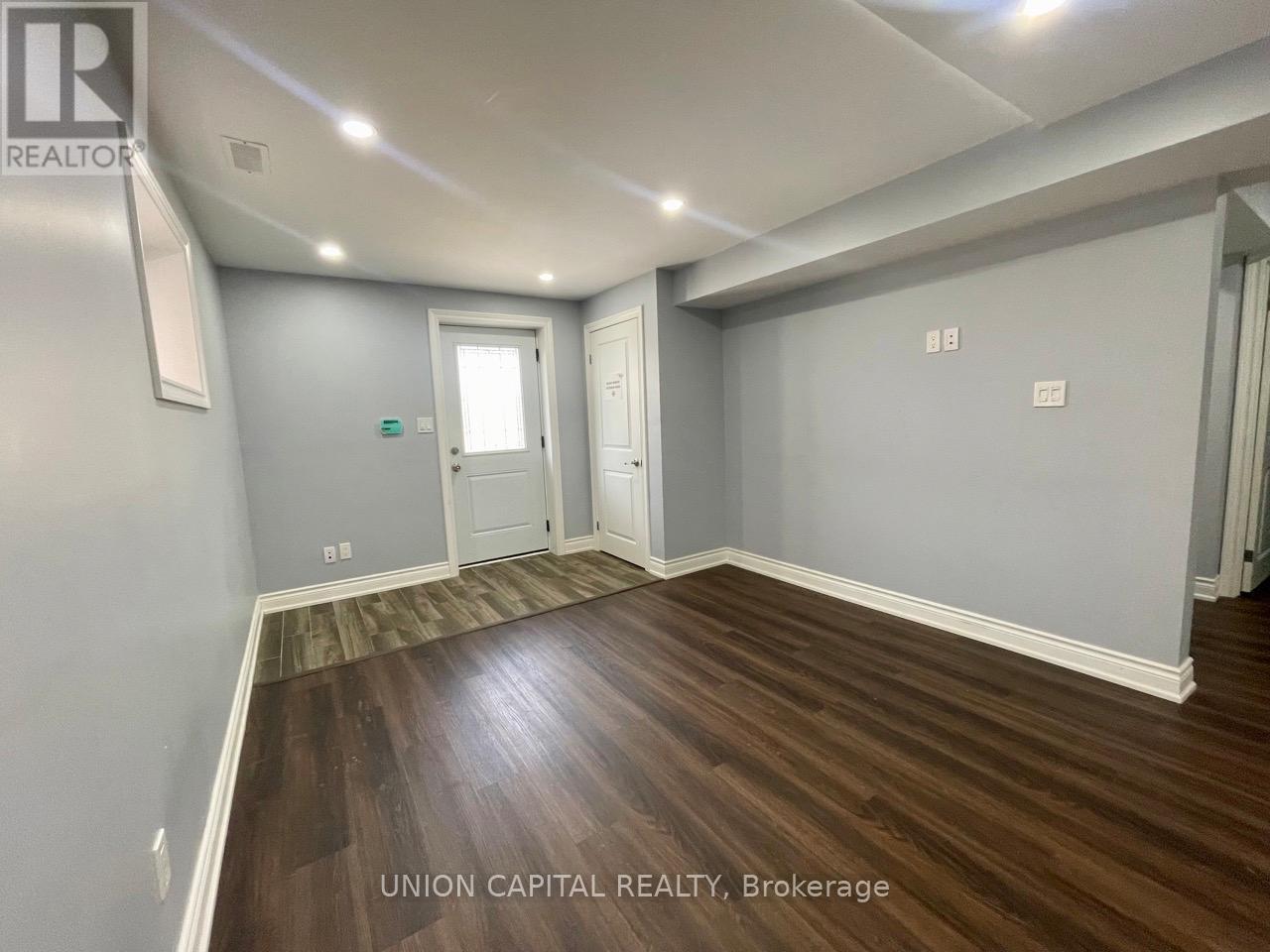 Walkout Basement - 58 Clamerten Road, Whitchurch-Stouffville, Ontario  L4A 0E8 - Photo 4 - N12996402