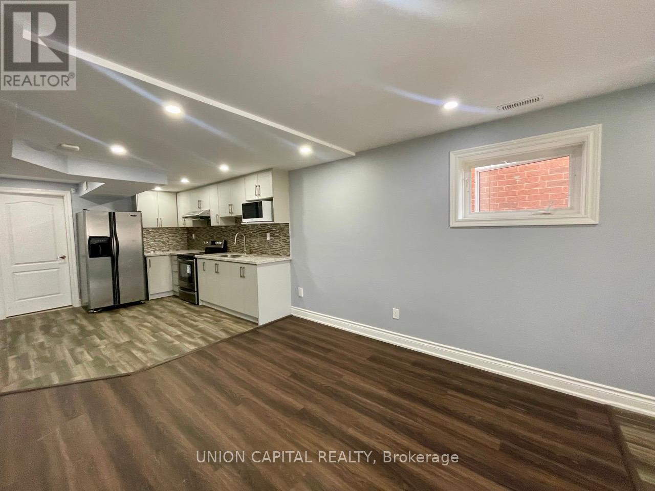 Walkout Basement - 58 Clamerten Road, Whitchurch-Stouffville, Ontario  L4A 0E8 - Photo 5 - N12996402