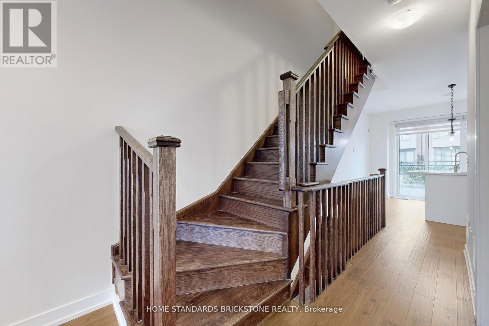 215 Salterton Circle, Vaughan, Ontario  L6A 4Z2 - Photo 18 - N12996446