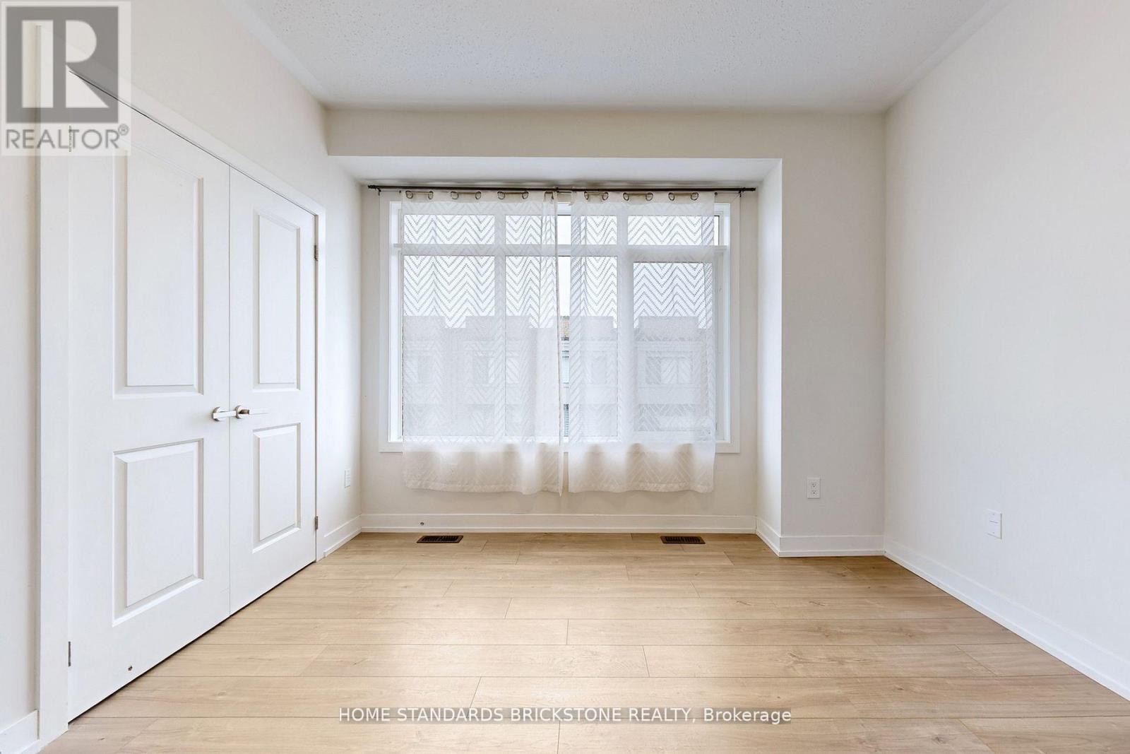 215 Salterton Circle, Vaughan, Ontario  L6A 4Z2 - Photo 22 - N12996446