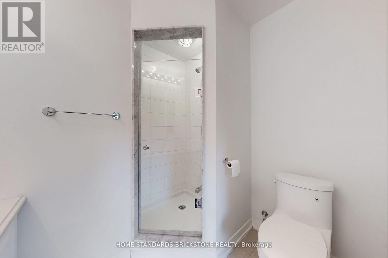 215 Salterton Circle, Vaughan, Ontario  L6A 4Z2 - Photo 43 - N12996446