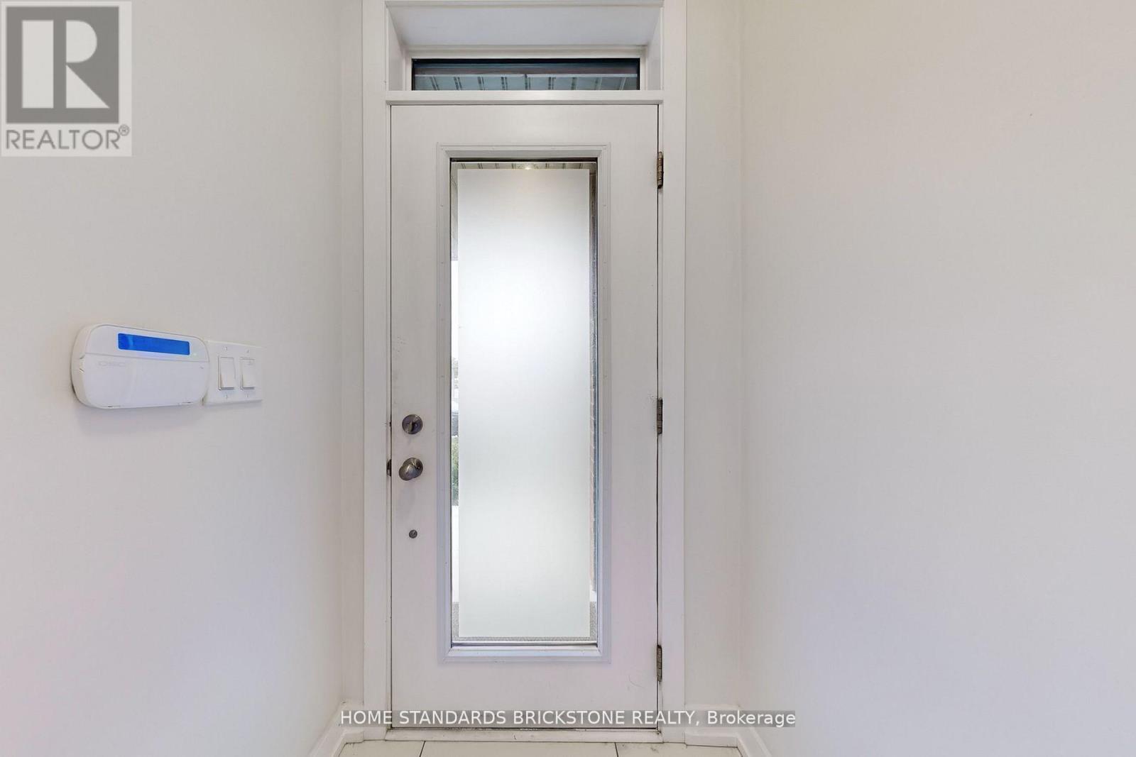 215 Salterton Circle, Vaughan, Ontario  L6A 4Z2 - Photo 47 - N12996446