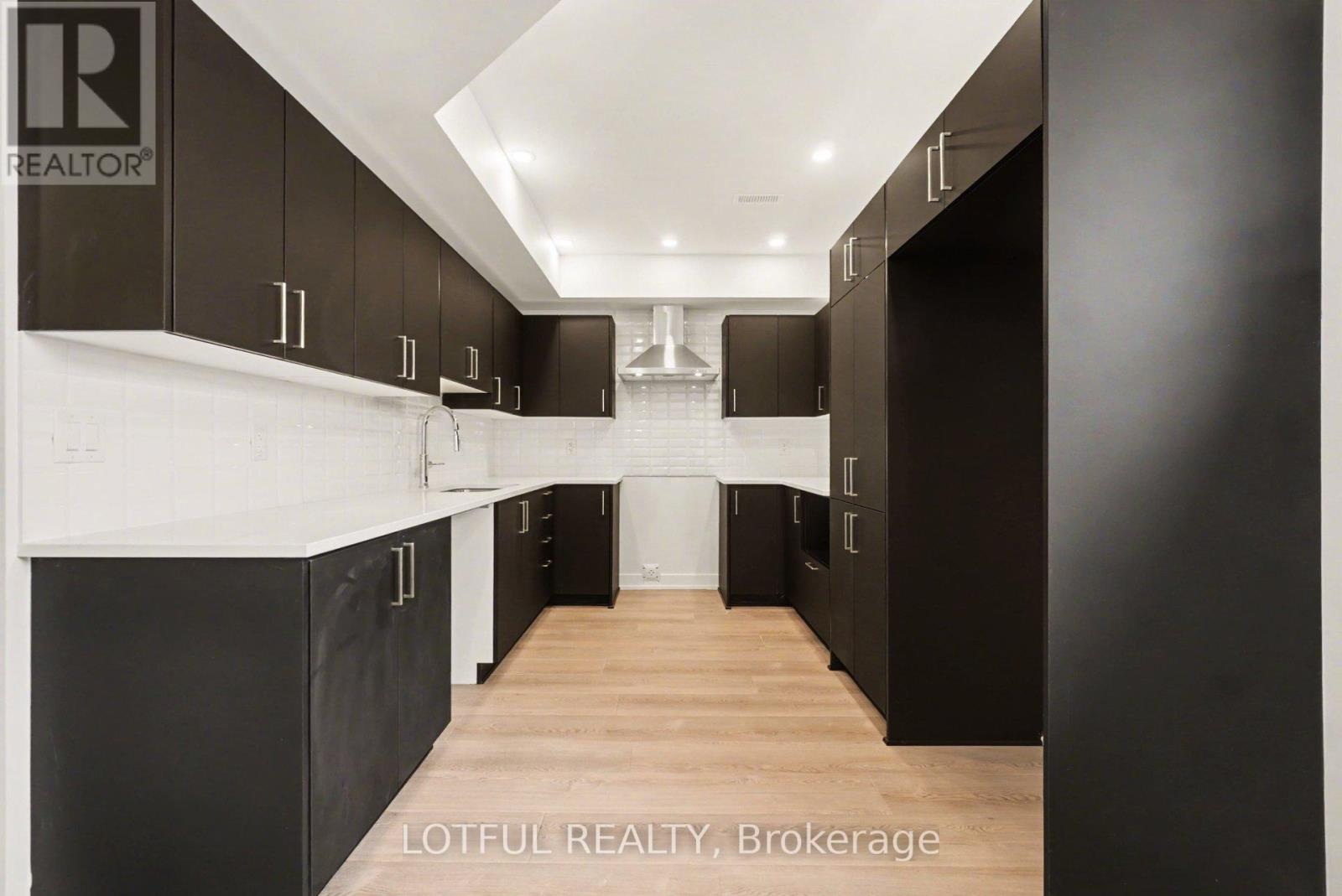 B - 540 Tahoe Heights, Ottawa, Ontario K1T 0W1 - Photo 7 - X12908442