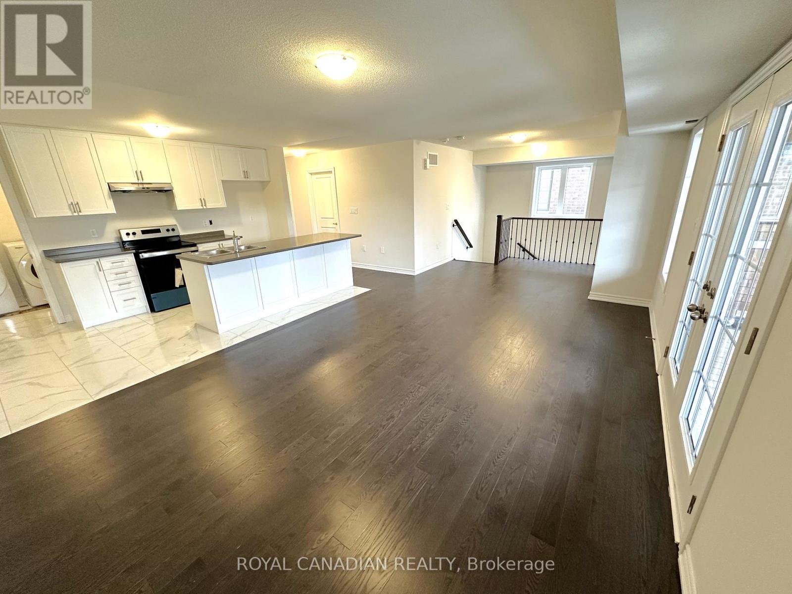 Upper - 9 Bannister Road, Barrie, Ontario  L9J 0L4 - Photo 11 - S12996336