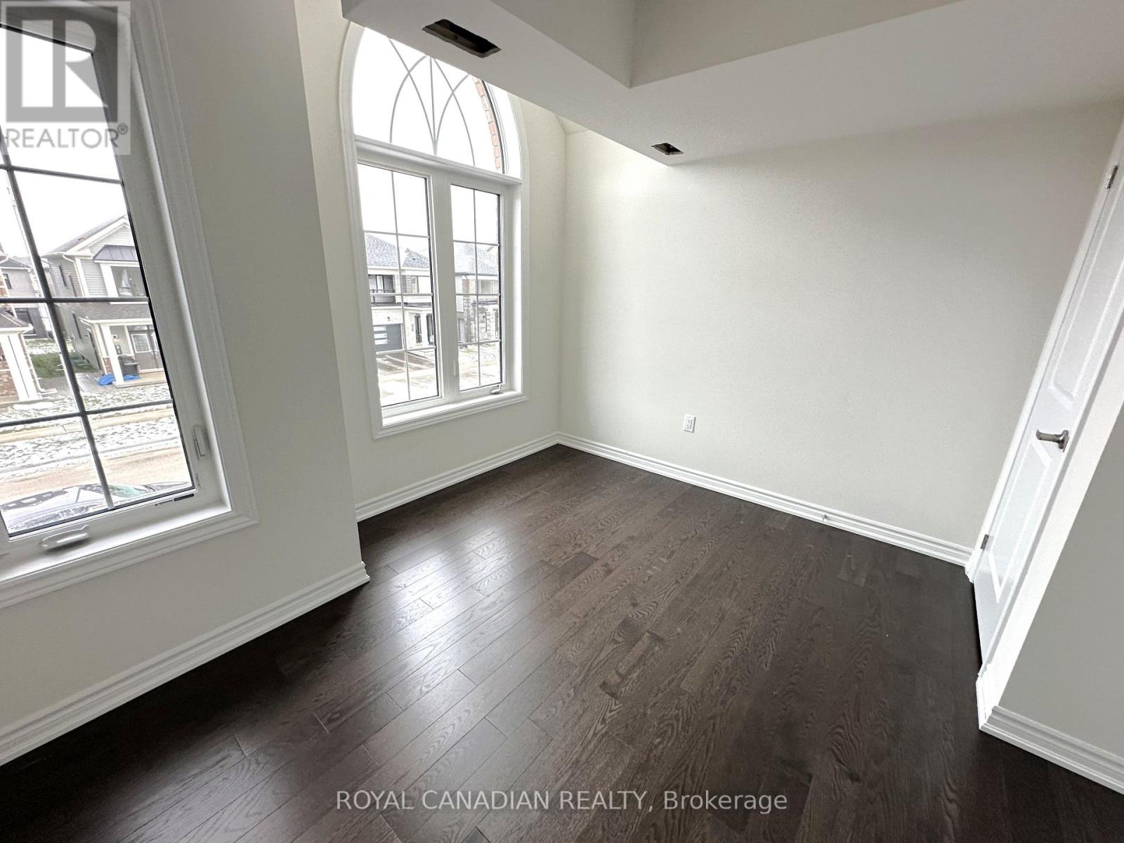 Upper - 9 Bannister Road, Barrie, Ontario  L9J 0L4 - Photo 12 - S12996336