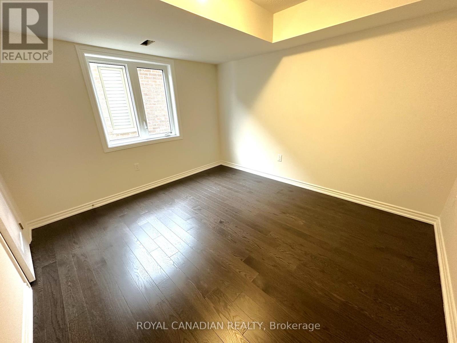 Upper - 9 Bannister Road, Barrie, Ontario  L9J 0L4 - Photo 13 - S12996336