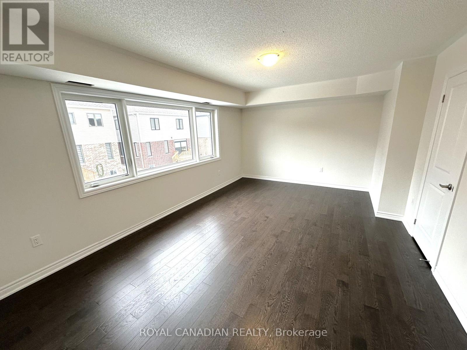 Upper - 9 Bannister Road, Barrie, Ontario  L9J 0L4 - Photo 16 - S12996336