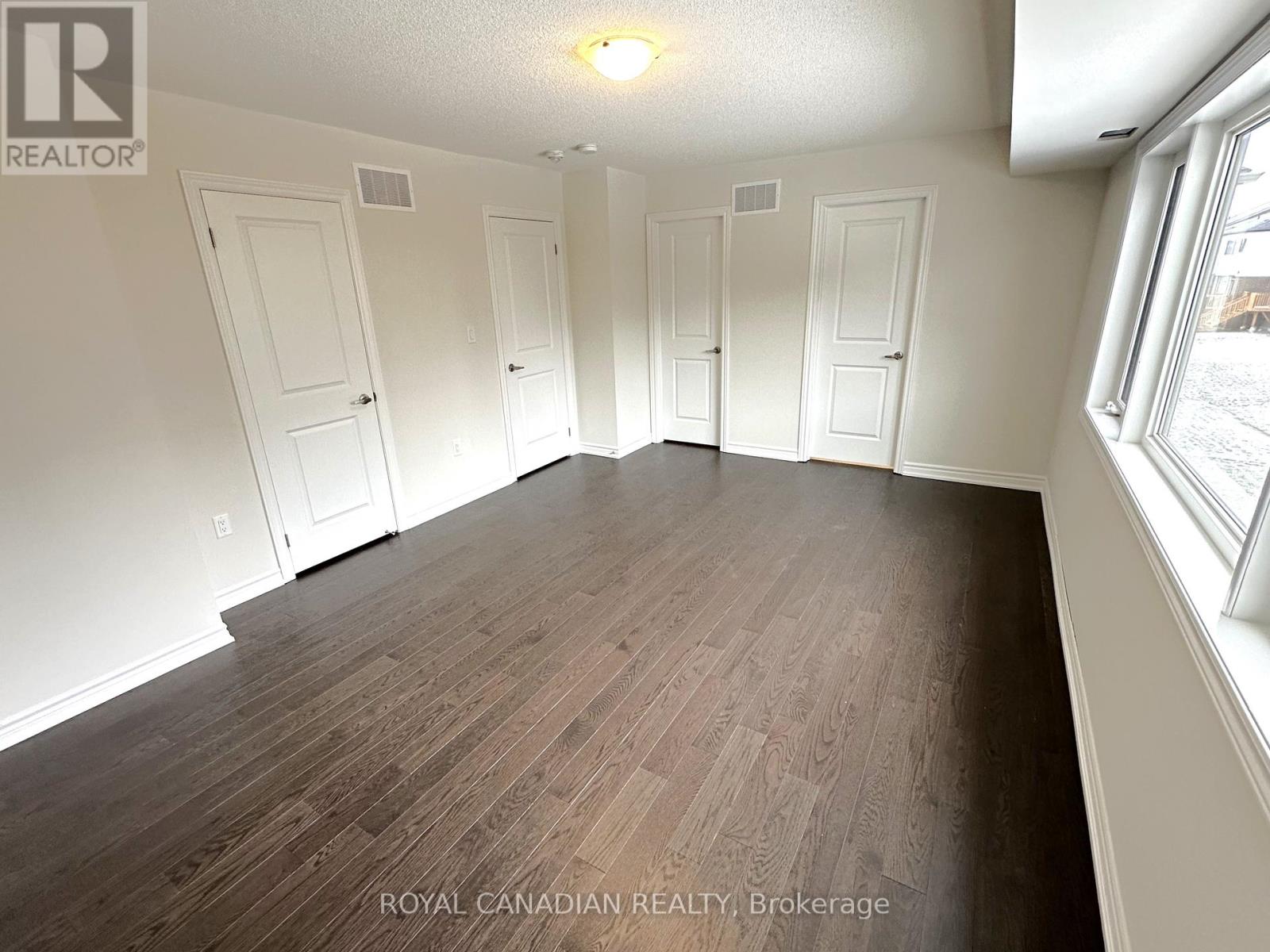 Upper - 9 Bannister Road, Barrie, Ontario  L9J 0L4 - Photo 17 - S12996336