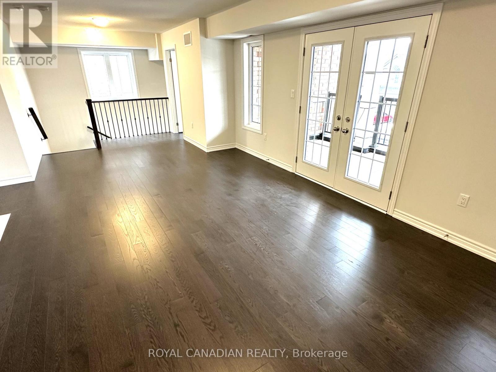 Upper - 9 Bannister Road, Barrie, Ontario  L9J 0L4 - Photo 4 - S12996336