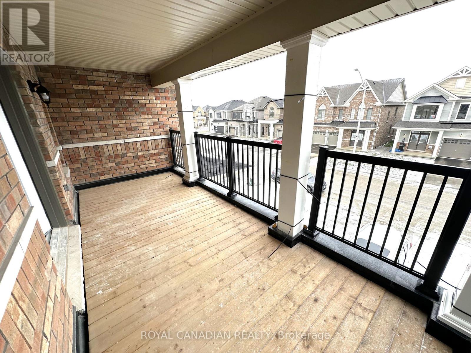 Upper - 9 Bannister Road, Barrie, Ontario  L9J 0L4 - Photo 5 - S12996336