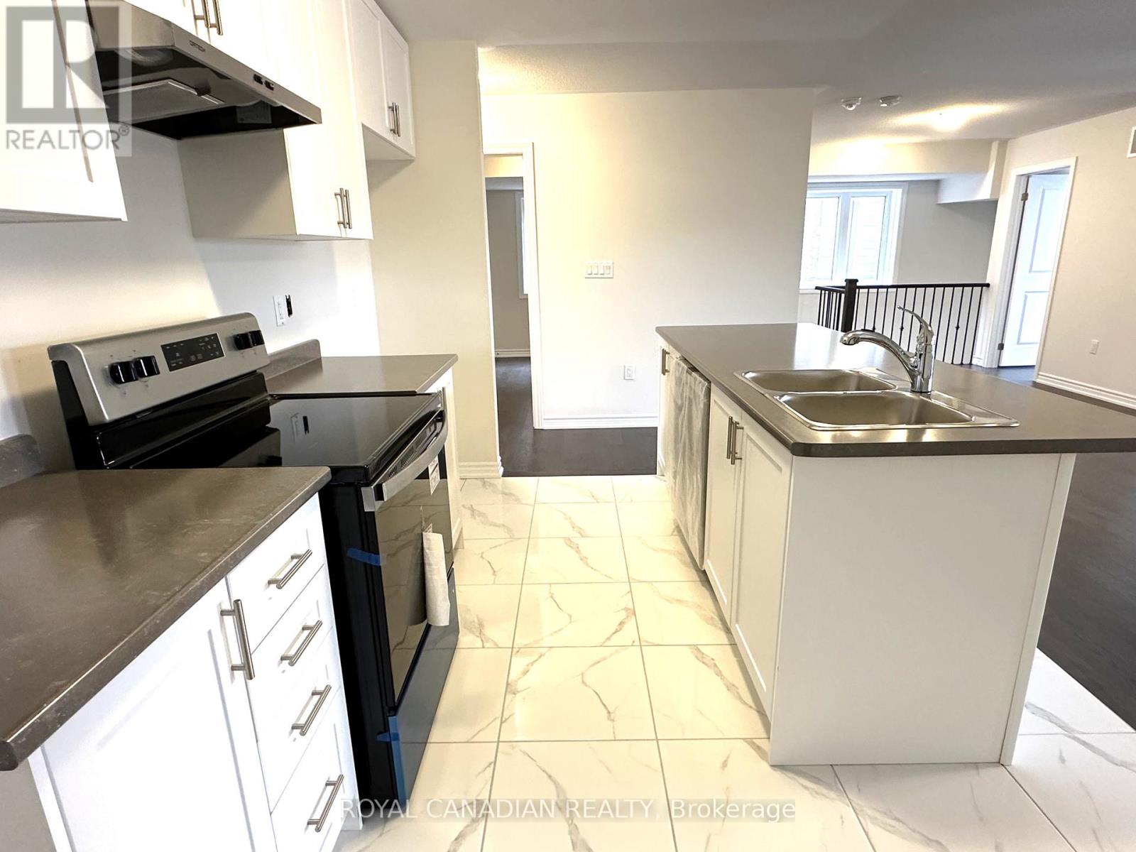 Upper - 9 Bannister Road, Barrie, Ontario  L9J 0L4 - Photo 9 - S12996336