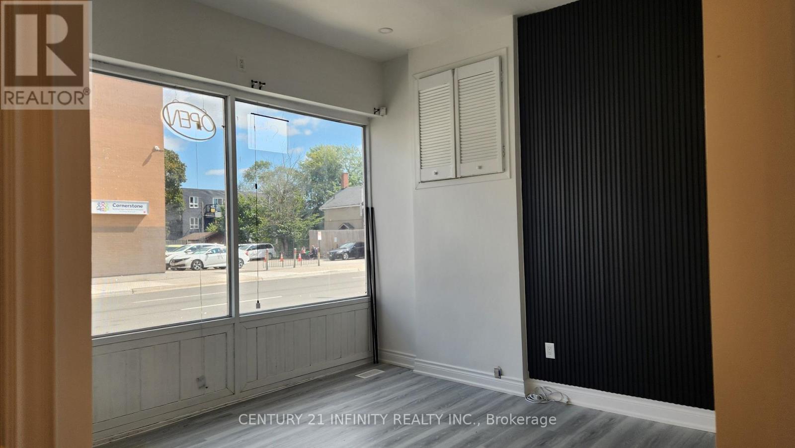 136 SIMCOE STREET S, Oshawa, Ontario