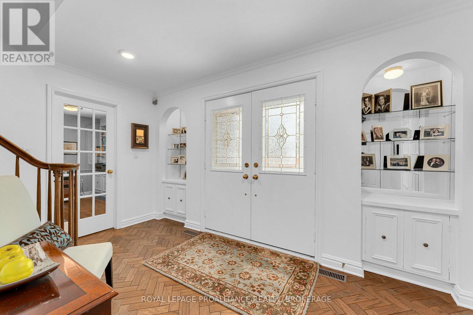 907 Brodie Avenue, Kingston, Ontario  K7M 4P8 - Photo 3 - X12996546