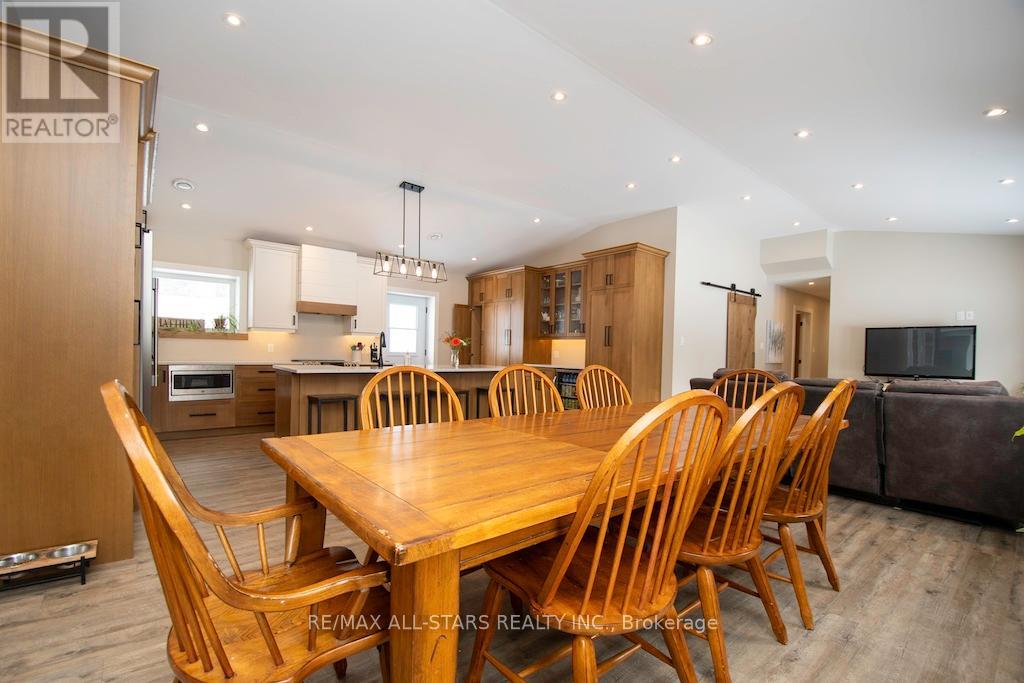 829 Peace Road, Kawartha Lakes, Ontario  K0M 2L0 - Photo 13 - X12996596