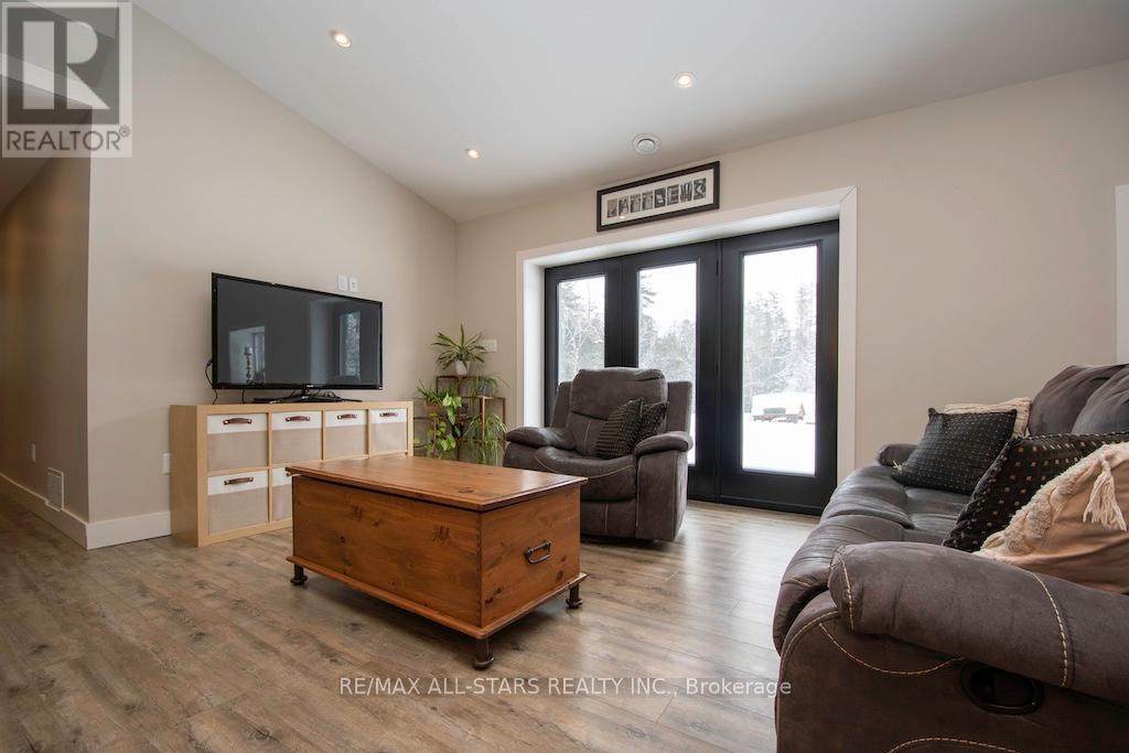 829 Peace Road, Kawartha Lakes, Ontario  K0M 2L0 - Photo 9 - X12996596