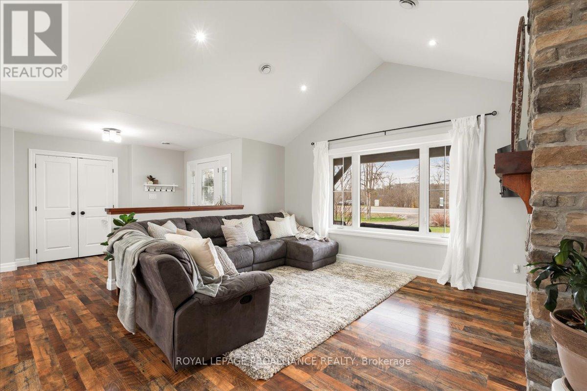 264 Glen Miller Road, Quinte West, Ontario  K8V 5P8 - Photo 8 - X12996628