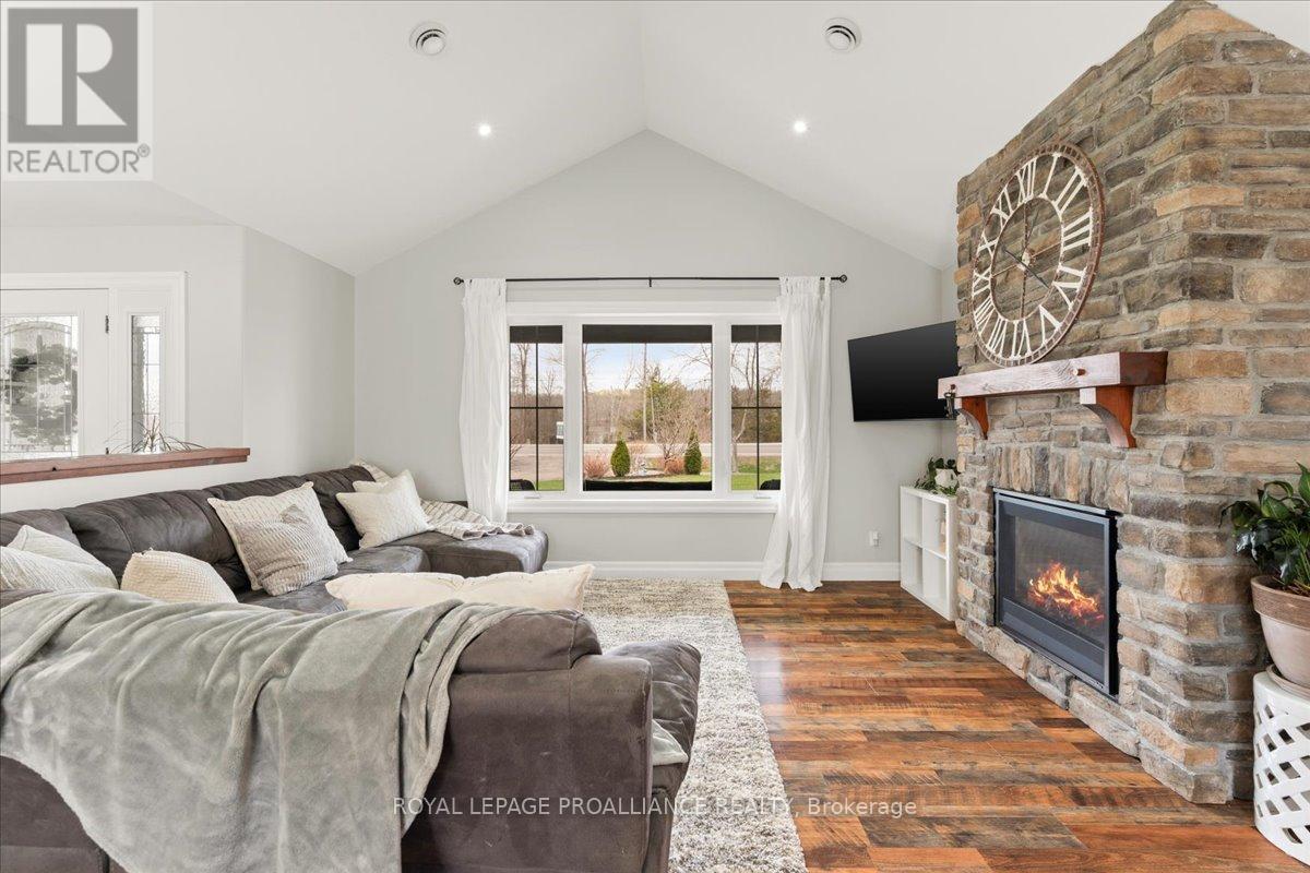 264 Glen Miller Road, Quinte West, Ontario  K8V 5P8 - Photo 9 - X12996628