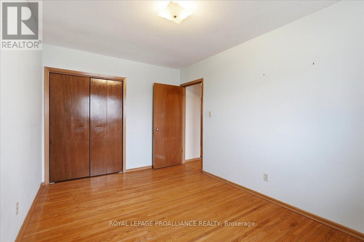 8 Fenwood Crescent, Prince Edward County, Ontario  K8N 4Z7 - Photo 27 - X12996636