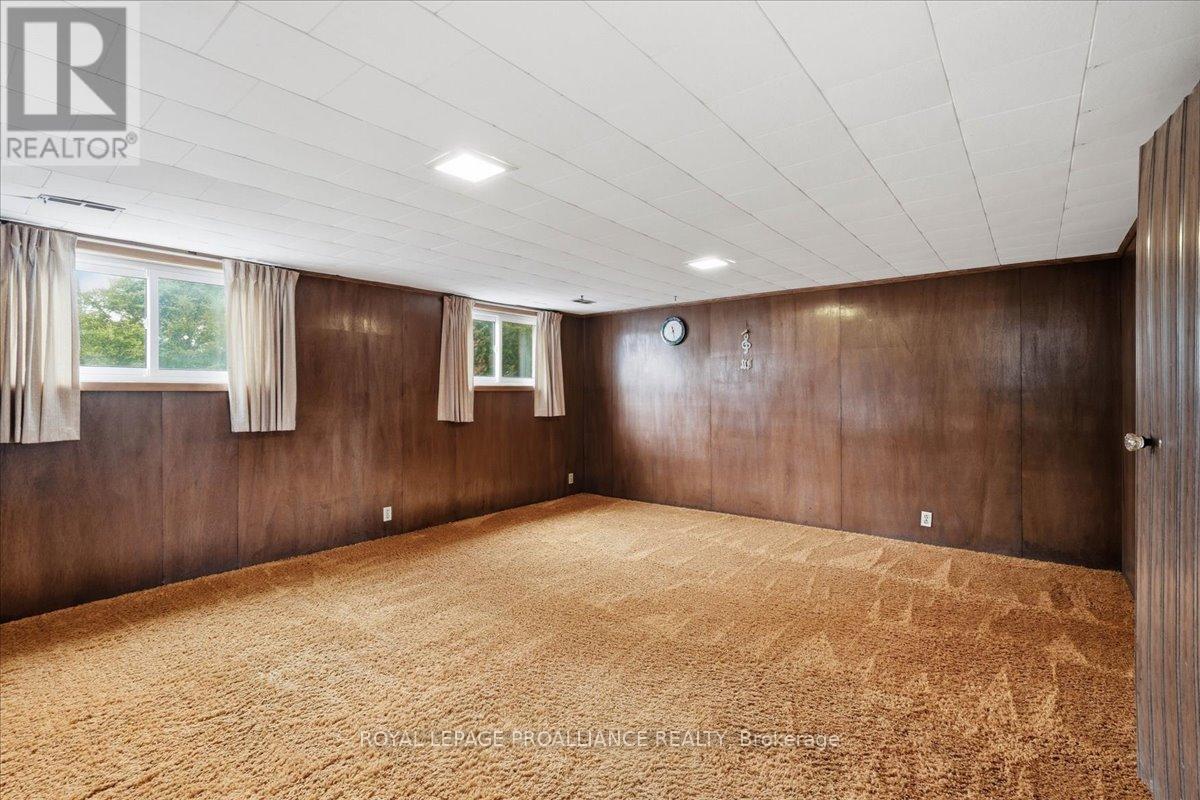 8 Fenwood Crescent, Prince Edward County, Ontario  K8N 4Z7 - Photo 28 - X12996636