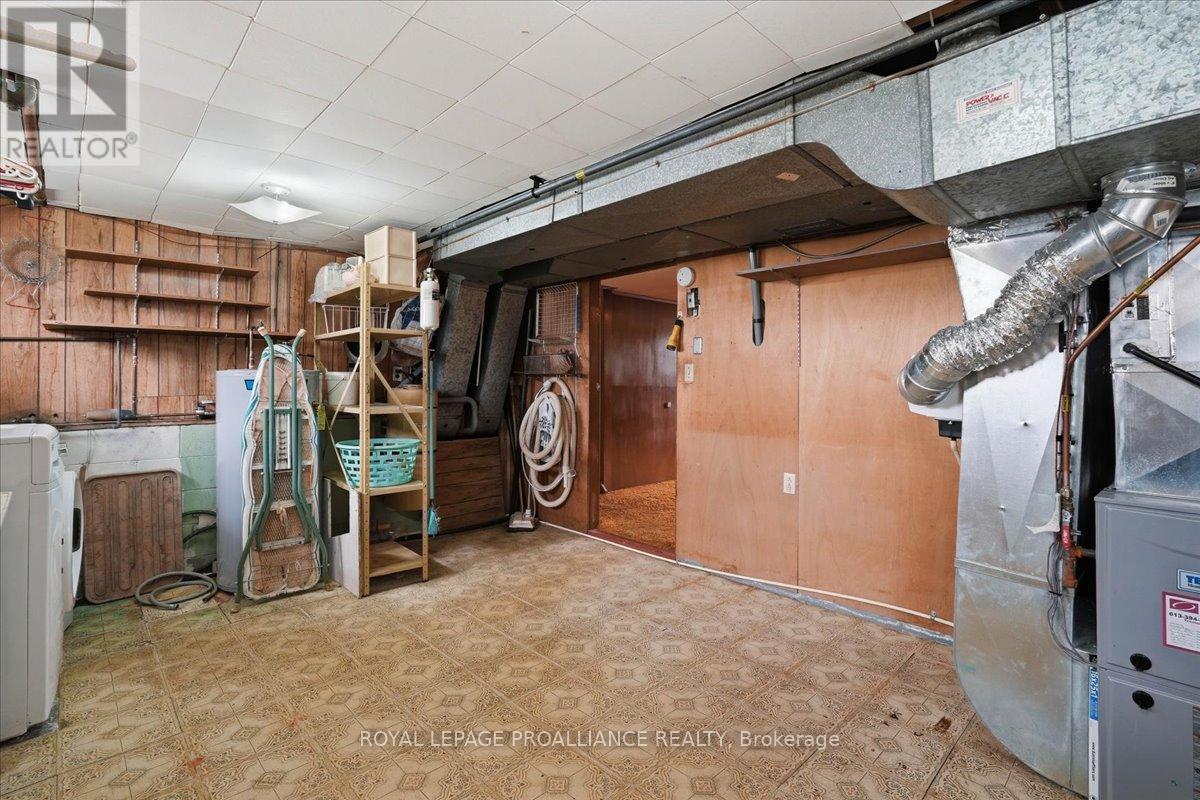 8 Fenwood Crescent, Prince Edward County, Ontario  K8N 4Z7 - Photo 32 - X12996636