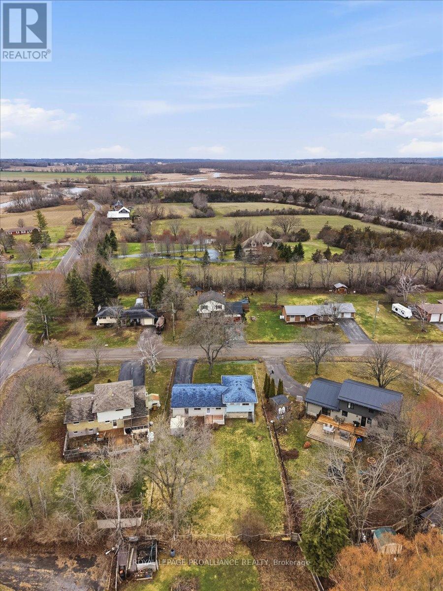 8 Fenwood Crescent, Prince Edward County, Ontario  K8N 4Z7 - Photo 40 - X12996636