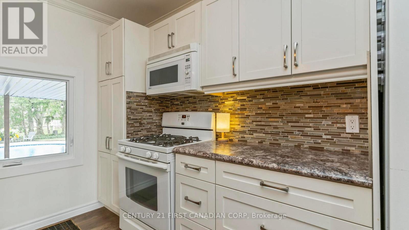 79 Broadway Avenue, London South, Ontario  N6P 1A9 - Photo 13 - X12996618