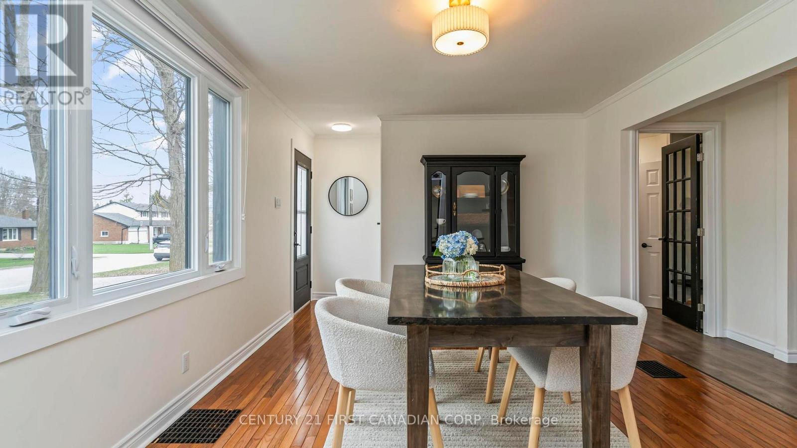 79 Broadway Avenue, London South, Ontario  N6P 1A9 - Photo 5 - X12996618