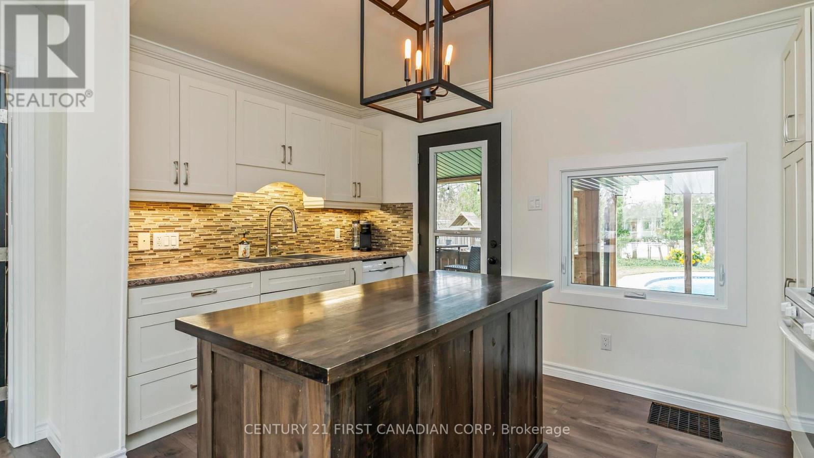 79 Broadway Avenue, London South, Ontario  N6P 1A9 - Photo 9 - X12996618