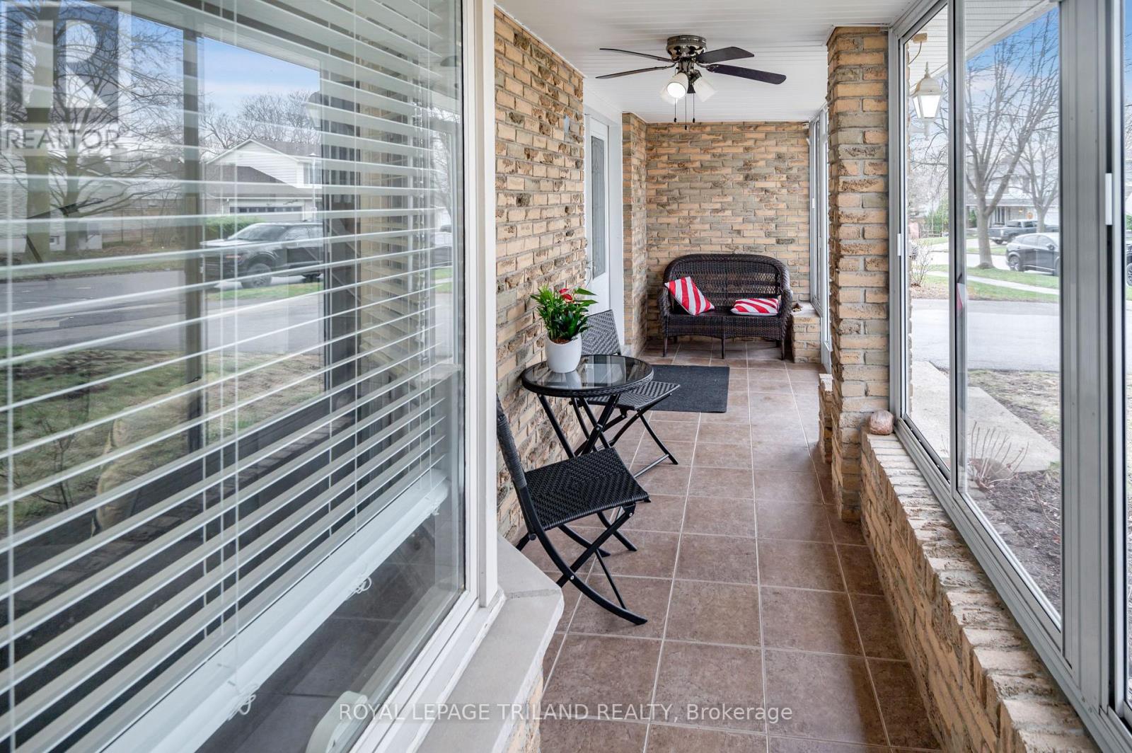 392 Village Green Avenue, London South, Ontario  N6J 3Z8 - Photo 4 - X12996622