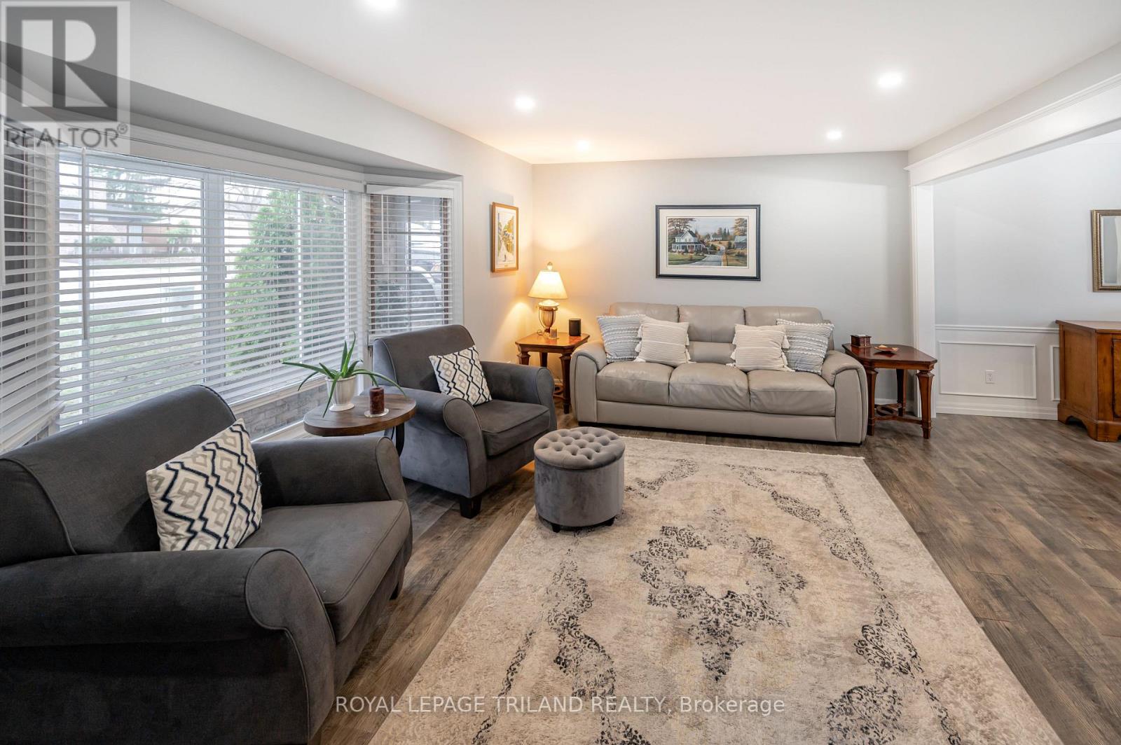 392 Village Green Avenue, London South, Ontario  N6J 3Z8 - Photo 7 - X12996622