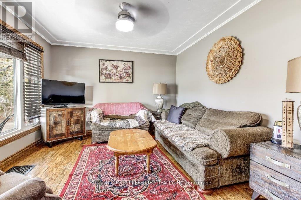 108 Coulter Avenue, Central Elgin, Ontario  N5R 5A7 - Photo 4 - X12996790