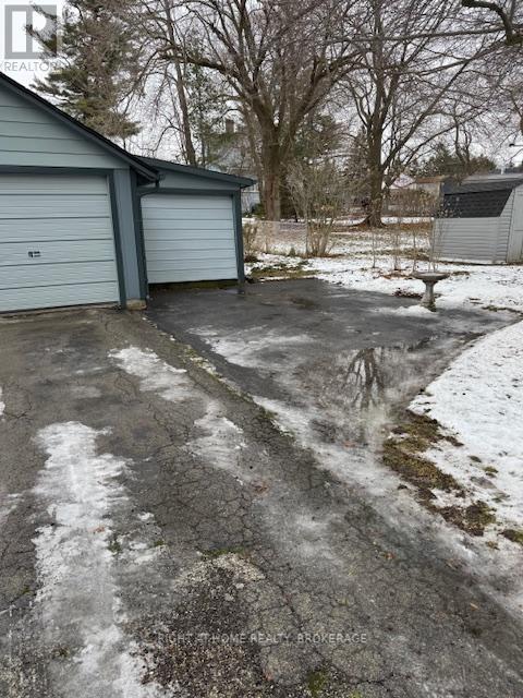 3906 Alexandra Road, Fort Erie, Ontario  L0S 1B0 - Photo 2 - X12643230