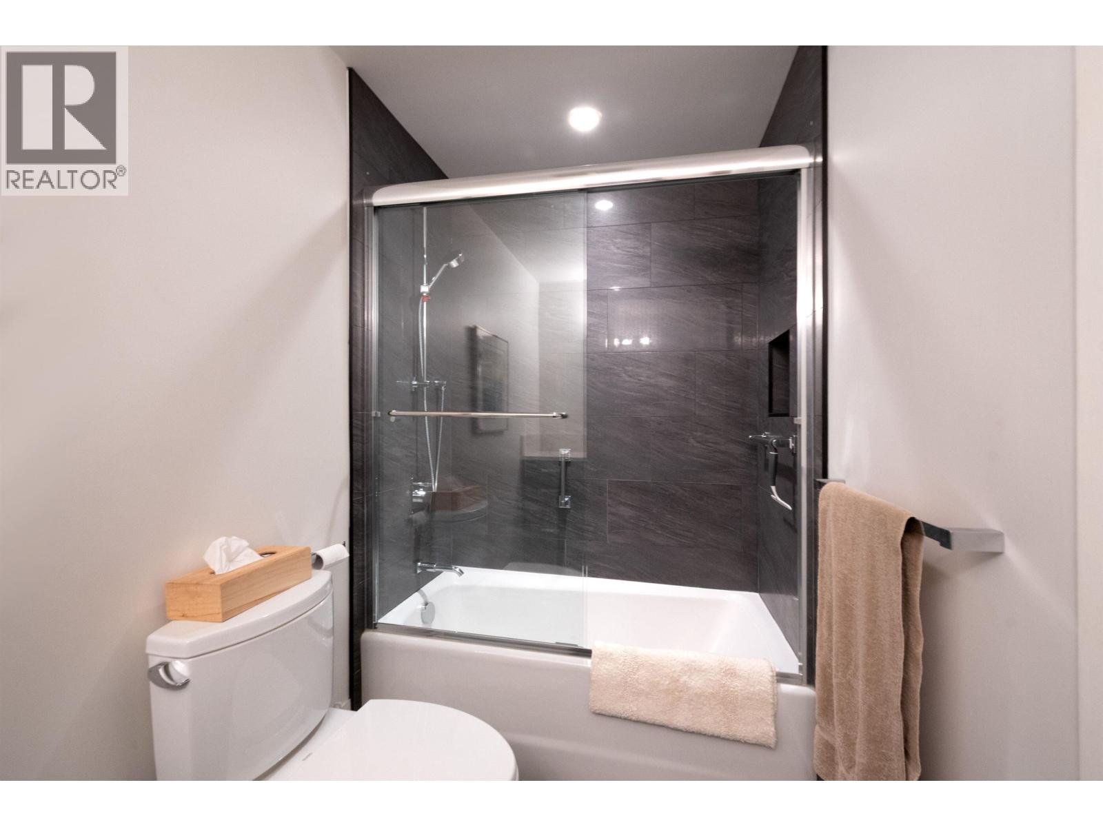 114 1420 Duchess Avenue, West Vancouver, British Columbia  V7T 1H8 - Photo 23 - R3110763