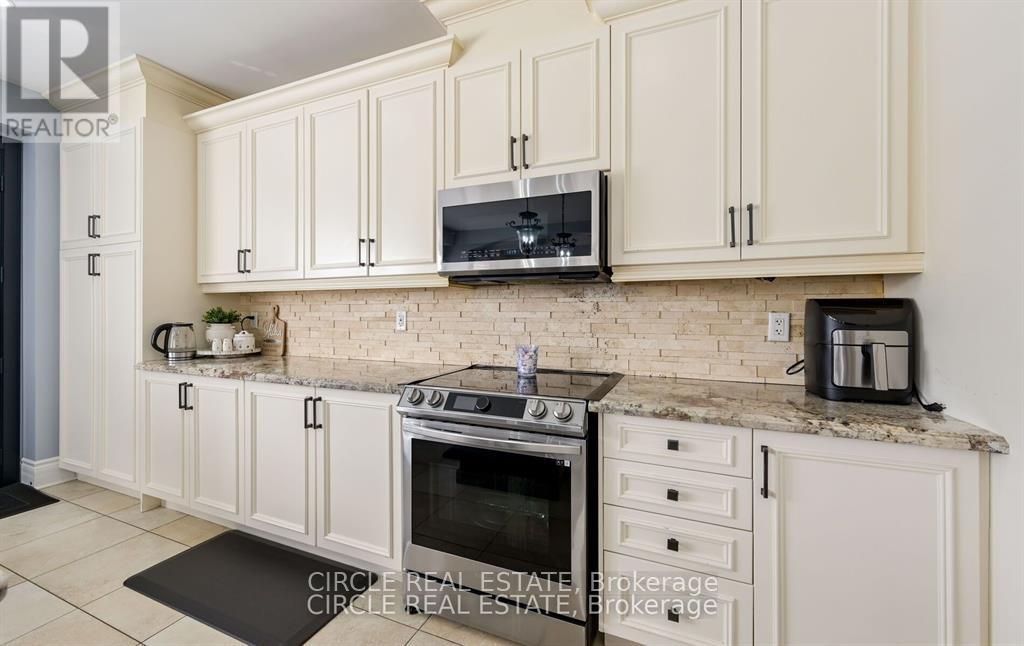 2 Learmont Avenue, Caledon, Ontario  L7C 3N3 - Photo 15 - W12996320