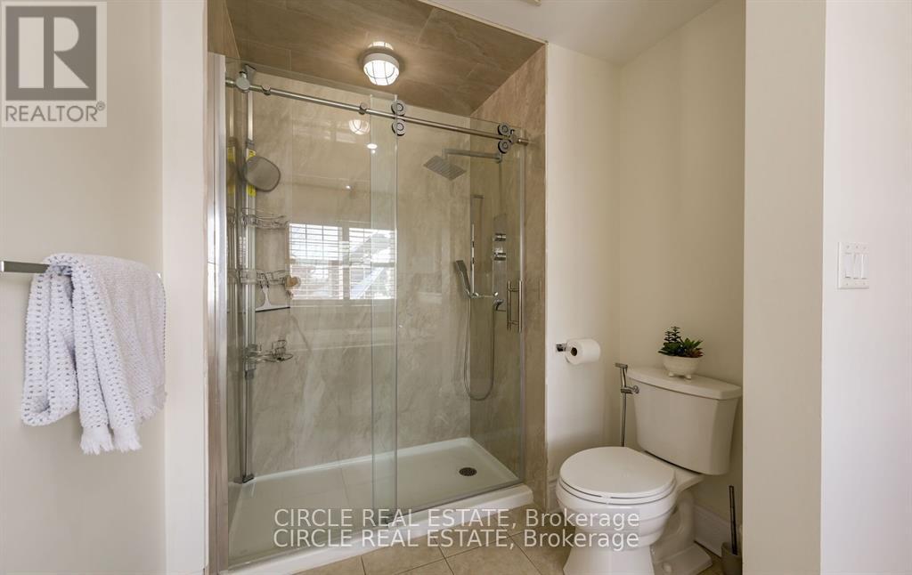 2 Learmont Avenue, Caledon, Ontario  L7C 3N3 - Photo 27 - W12996320