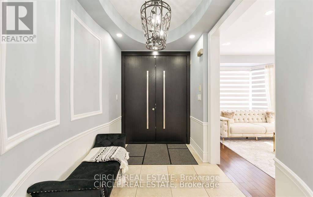 2 Learmont Avenue, Caledon, Ontario  L7C 3N3 - Photo 4 - W12996320