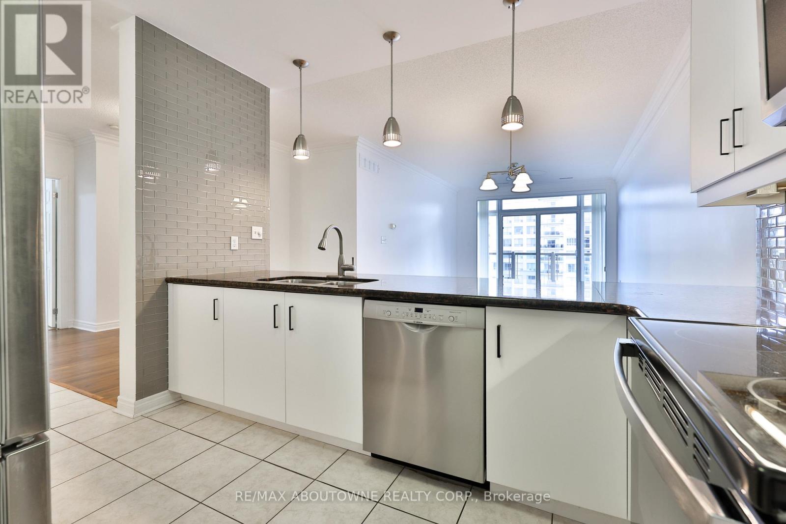 509 - 1980 Imperial Way, Burlington, Ontario  L7L 0E7 - Photo 8 - W12996324