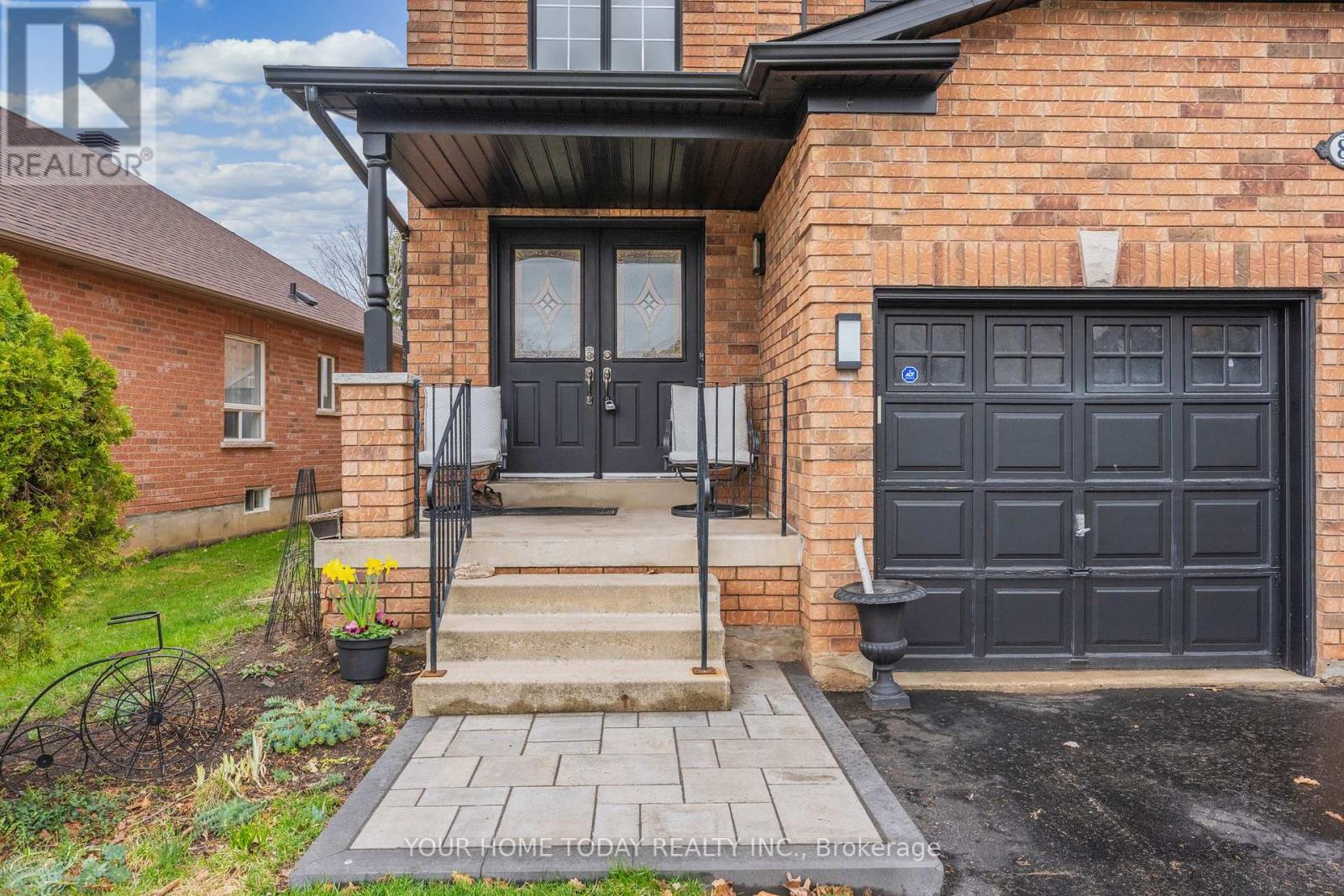 83 Atwood Avenue, Halton Hills, Ontario  L7G 6C5 - Photo 2 - W12996350