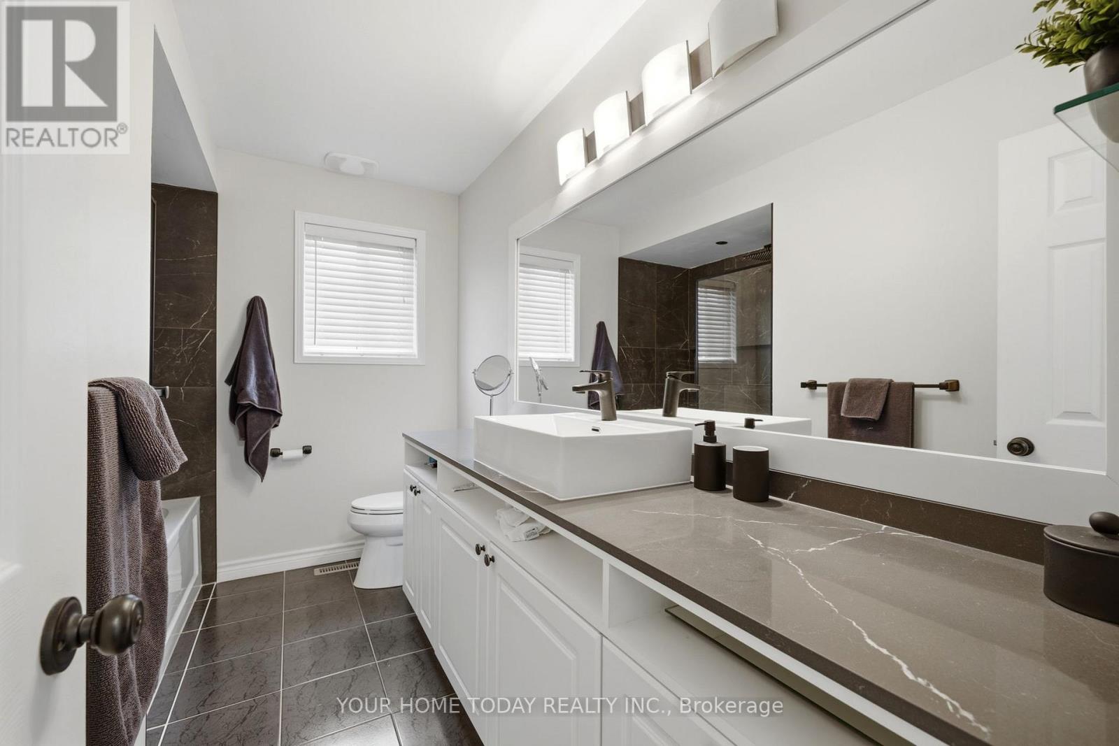 83 Atwood Avenue, Halton Hills, Ontario  L7G 6C5 - Photo 27 - W12996350