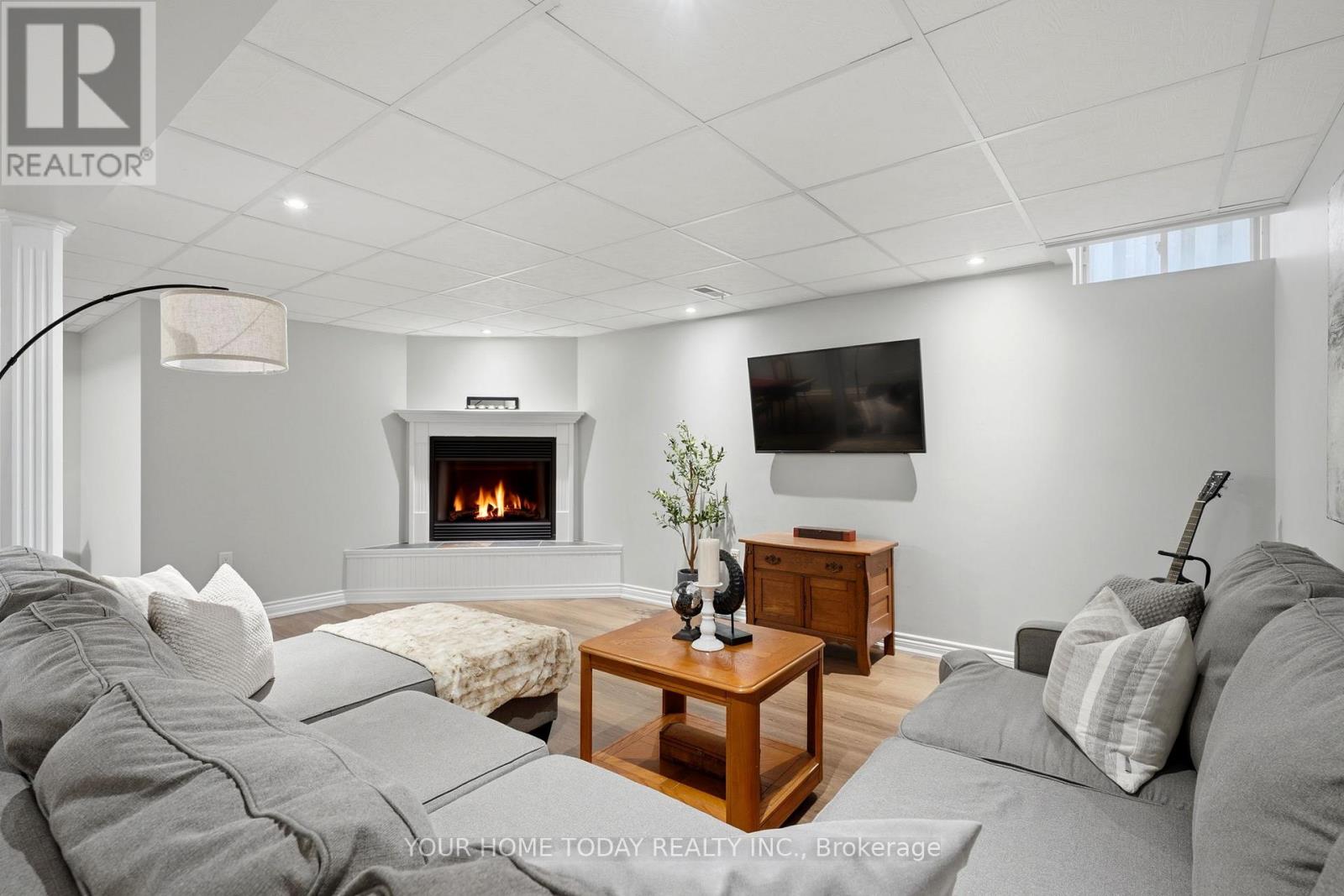 83 Atwood Avenue, Halton Hills, Ontario  L7G 6C5 - Photo 33 - W12996350