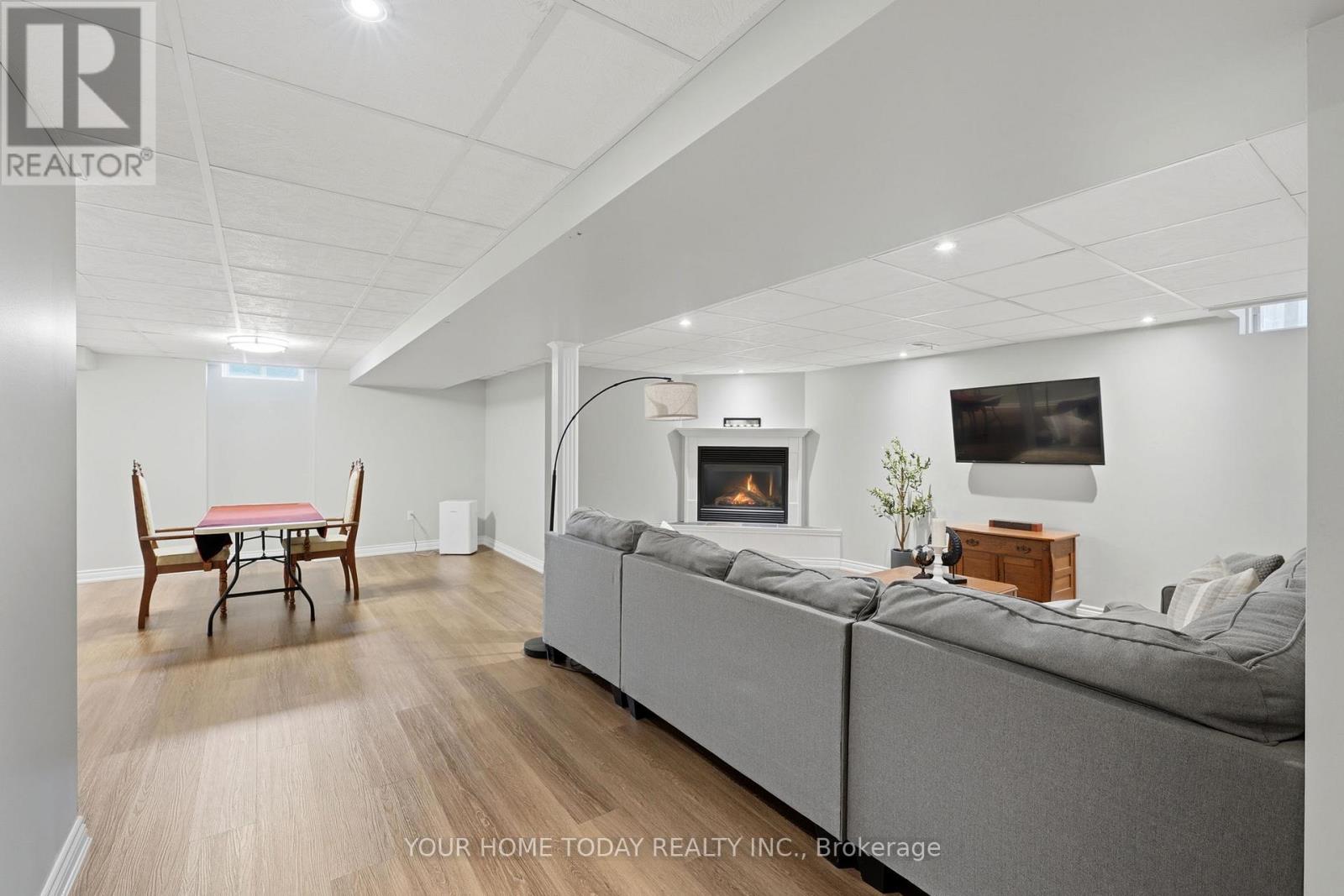 83 Atwood Avenue, Halton Hills, Ontario  L7G 6C5 - Photo 34 - W12996350