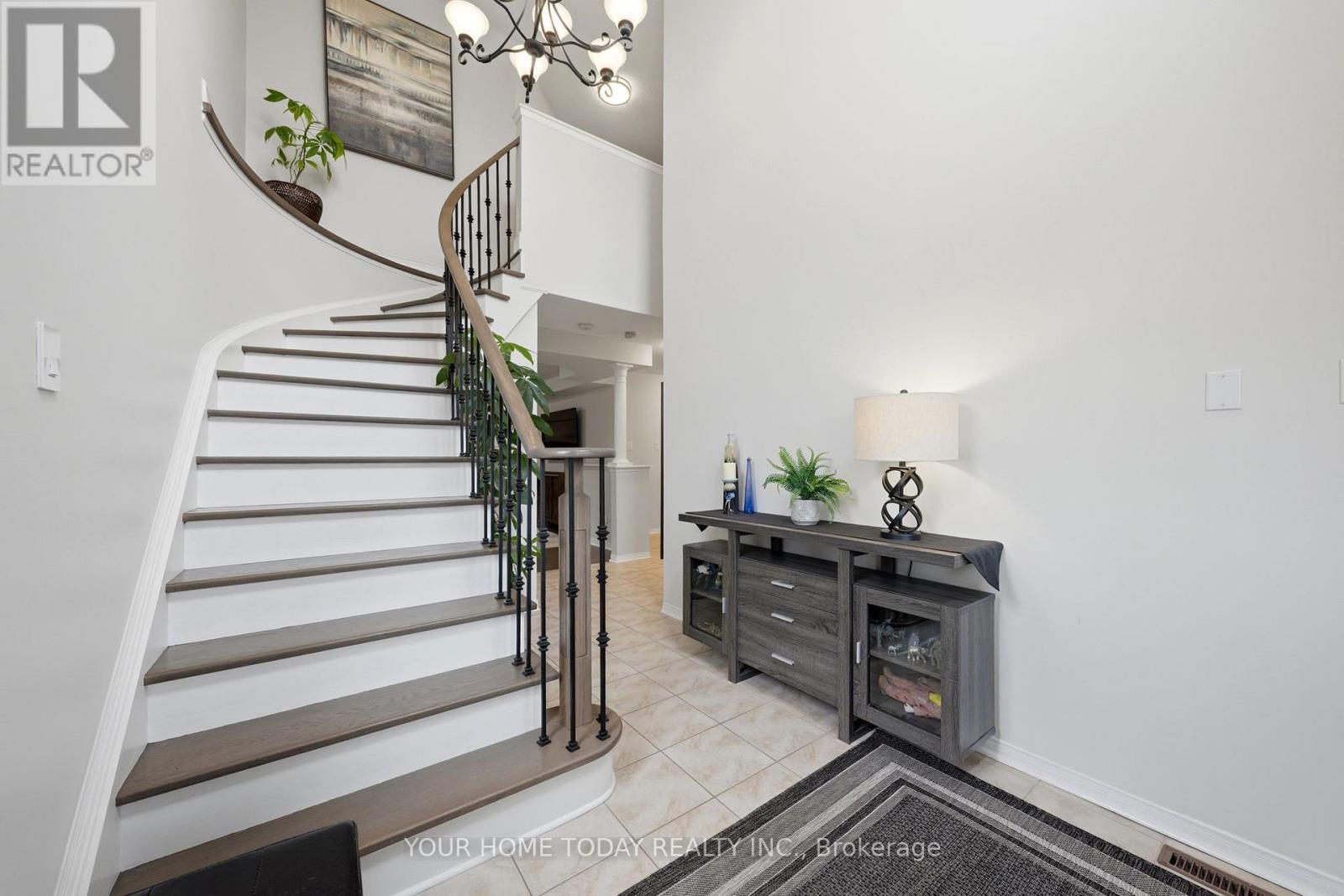 83 Atwood Avenue, Halton Hills, Ontario  L7G 6C5 - Photo 4 - W12996350