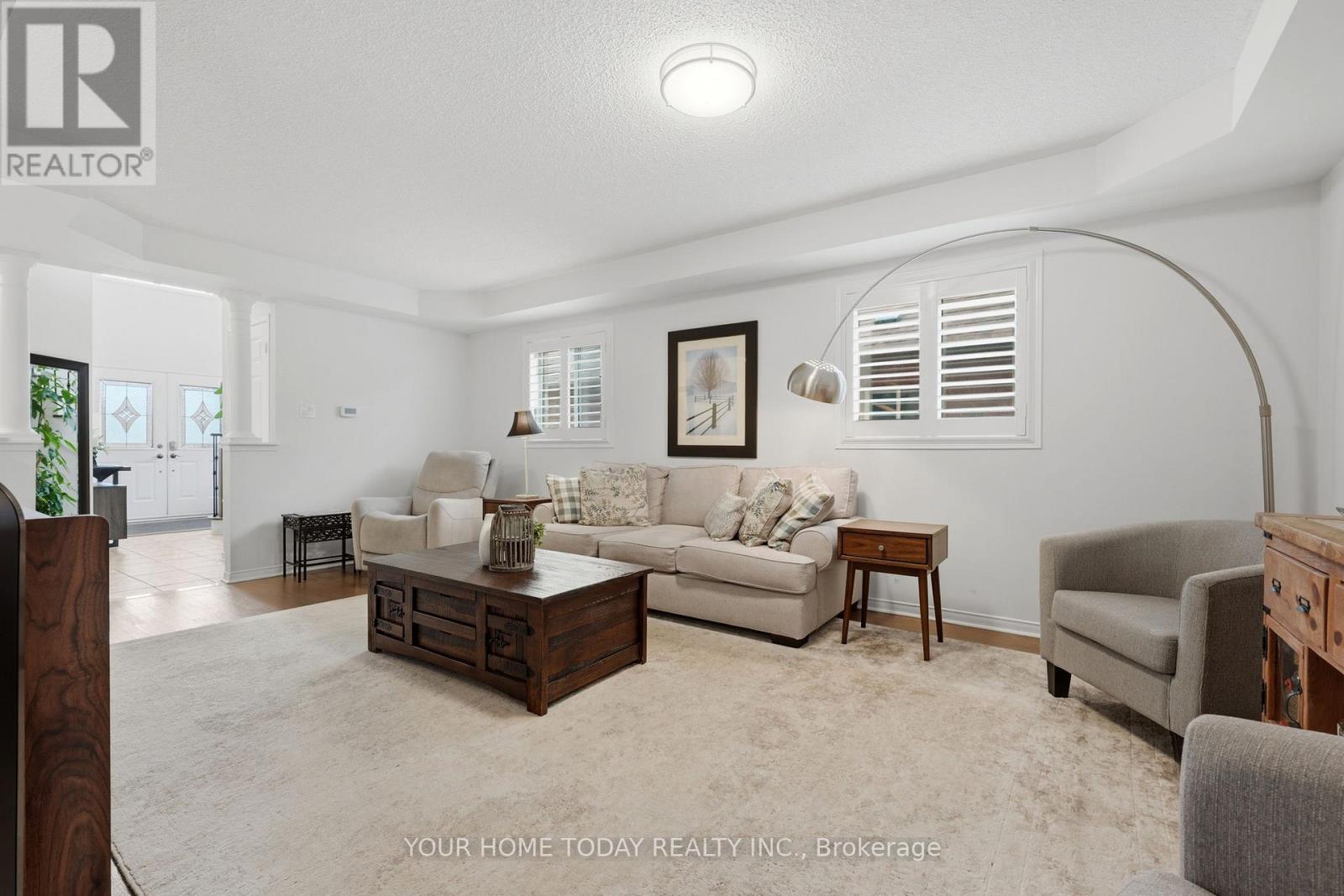 83 Atwood Avenue, Halton Hills, Ontario  L7G 6C5 - Photo 5 - W12996350