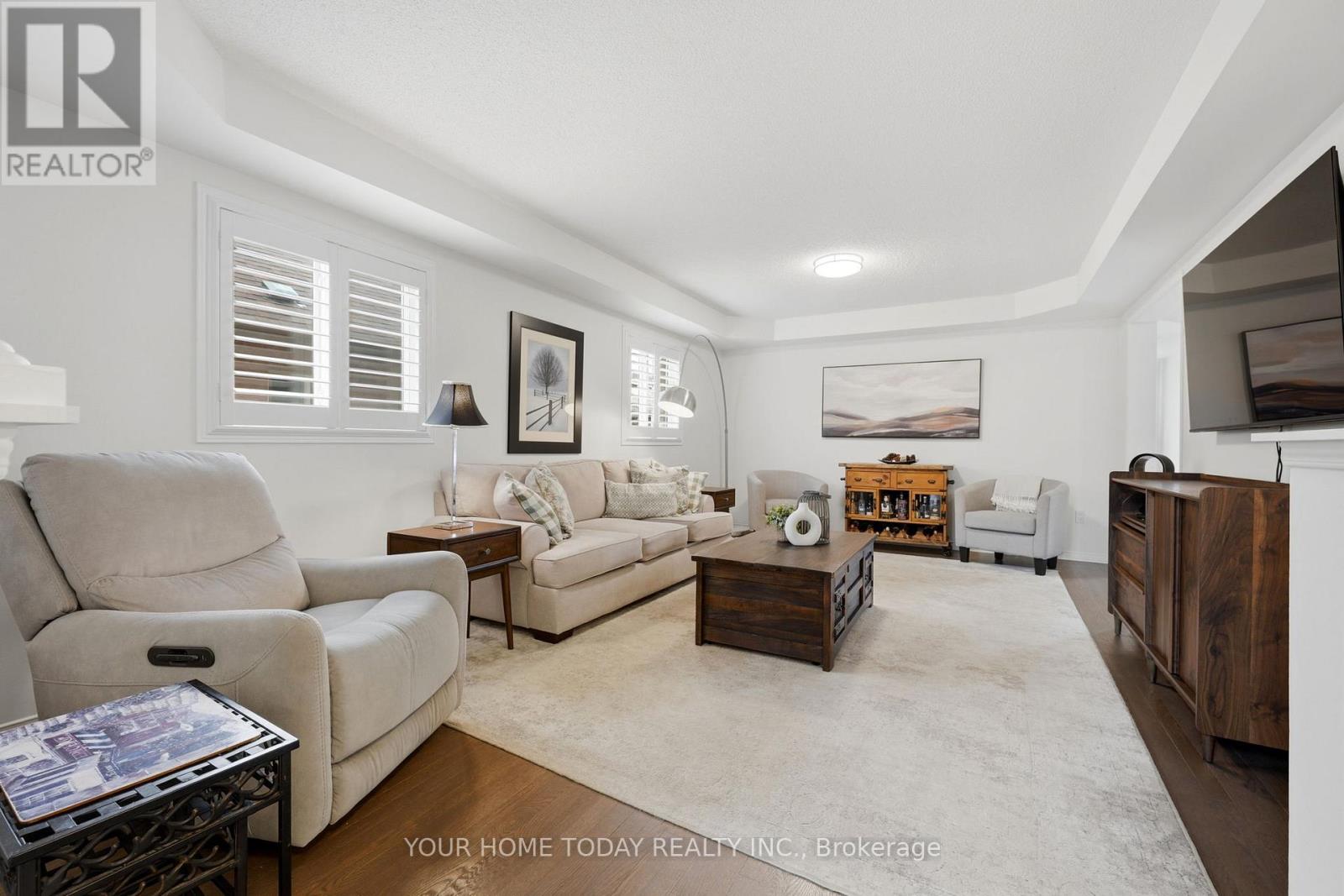 83 Atwood Avenue, Halton Hills, Ontario  L7G 6C5 - Photo 6 - W12996350