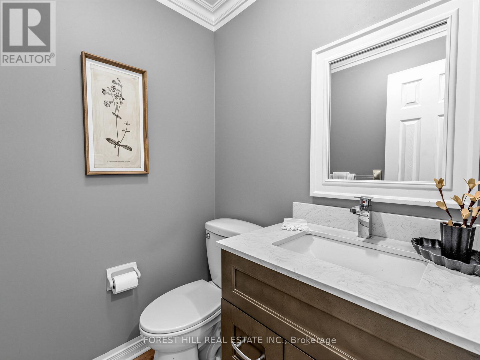 5 Manitoba Place, Brampton, Ontario  L6R 2H9 - Photo 10 - W12996408